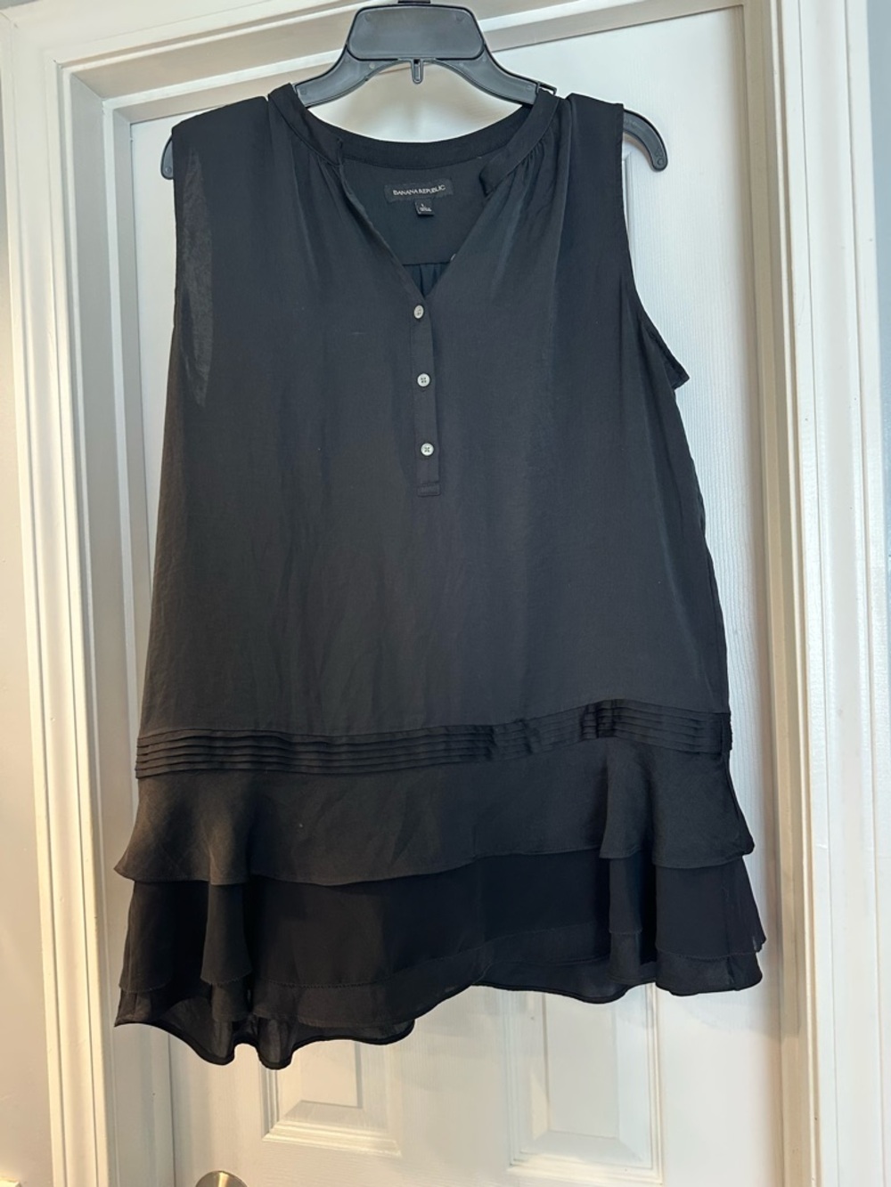 Banana Republic Black Sleeveless Tiered blouse